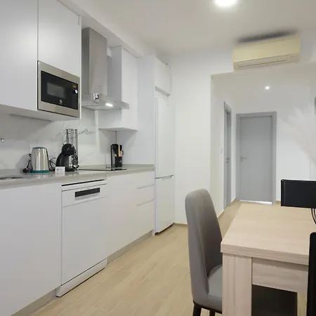 J De La Alhambra Apartment