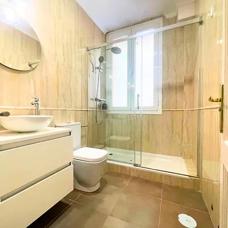 Home4u Gran Via Luxury Apartment *