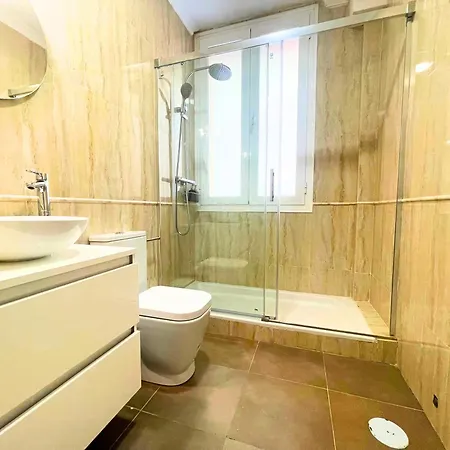 Home4u Gran Via Luxury Apartment *