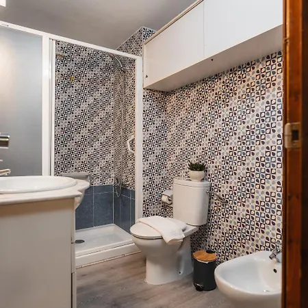 Apartment Flores *