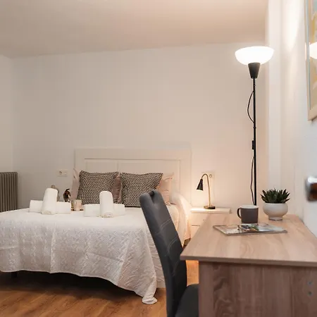 Apartment Flores *
