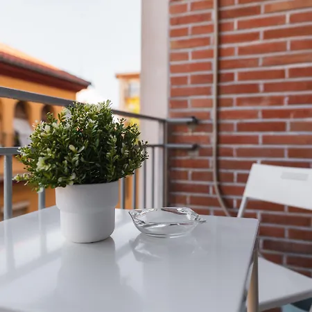 Apartment Tuguest Maestro Breton Granada