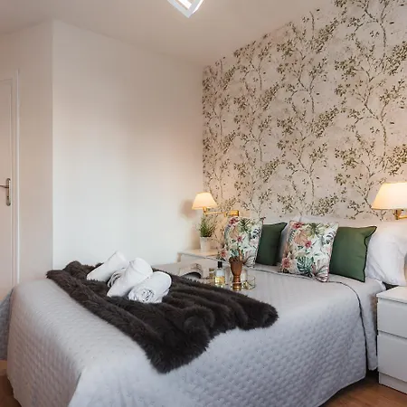 Apartment Tuguest Maestro Breton Granada