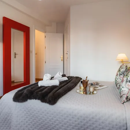 Apartment Tuguest Maestro Breton Granada