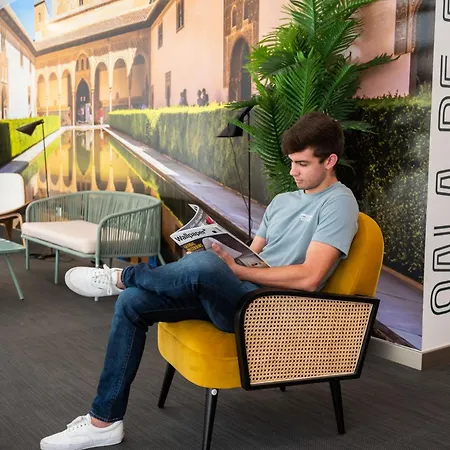 Hotel Residencia Bravo Students