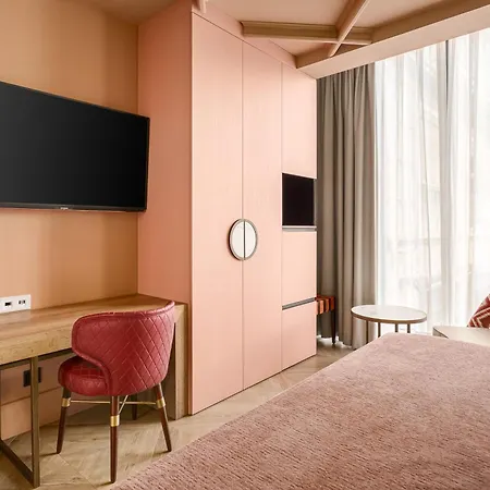 Mate Leo Hotel 4*