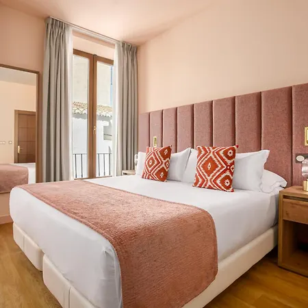 Mate Leo Hotel 4*