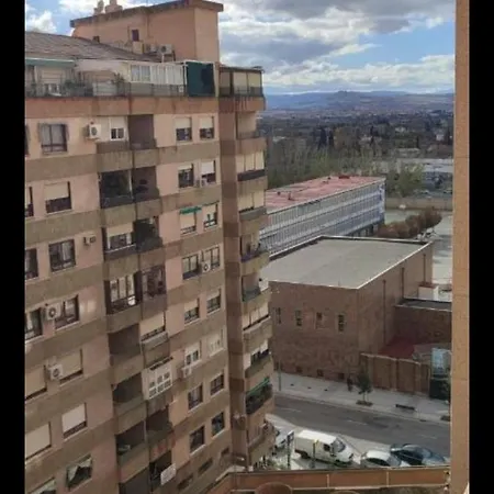 Amplia Y Comoda * Granada