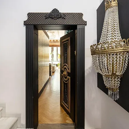 Art Gallery Loft Apartment *