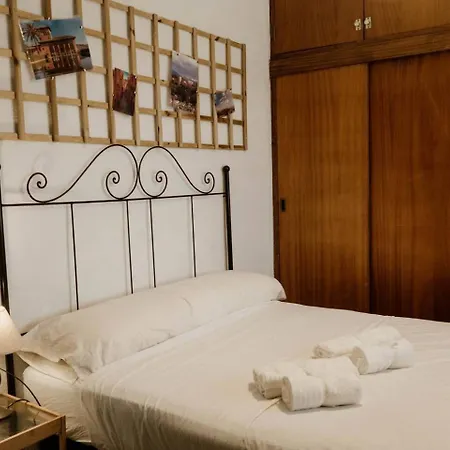 Albaycin For 5pax Apartment