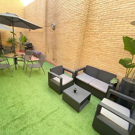Hostal Futurotel Space Garden
