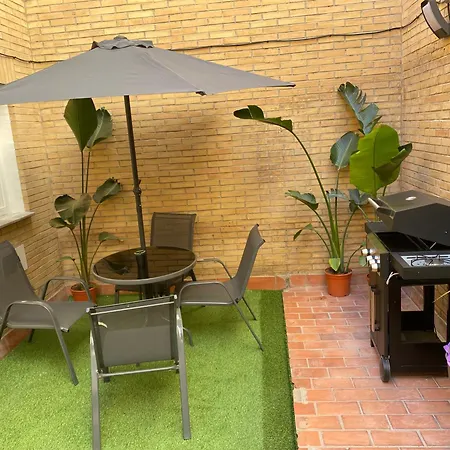 Hostal Futurotel Space Garden *