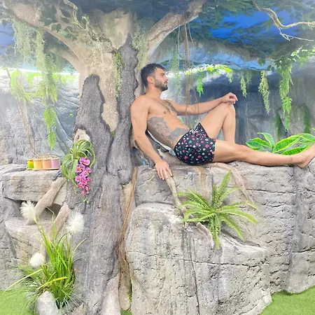 Hostal Futurotel Space Garden *