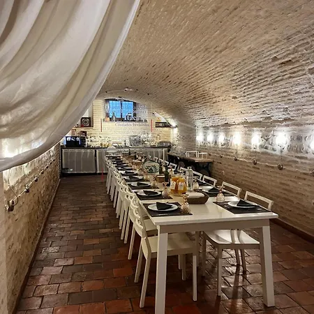 Gar Anat Boutique Hotel 3*