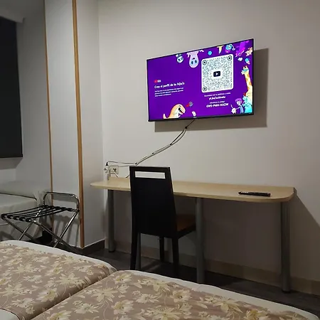 Universal 3*