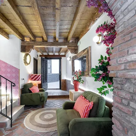 - Pinksparrow - Apartment