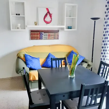 Charming Historic Centre 80 M² + Balcony Apartment *