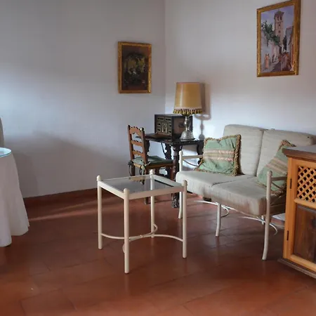 Santa Isabel La Real Hotel 3*