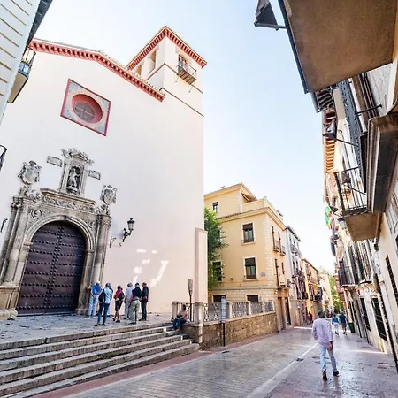 Precioso Piso En Pleno Centro De Junto A Iglesia De San Matias *