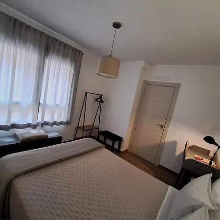 Elegant With Private Bathroom Next To Renfe Train Station * Granada