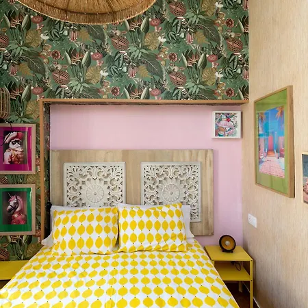 - Pinksparrow - Apartment