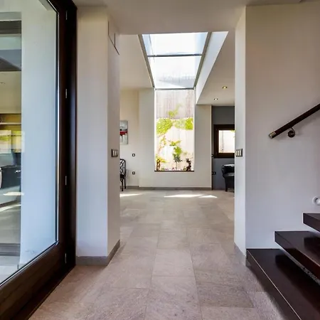 Zihuatanejo Villa *