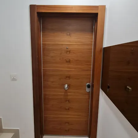 Navas 101 Cosmopolitan Loft Apartment