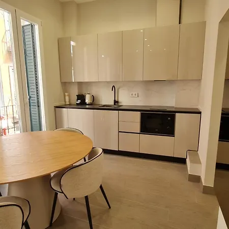Navas 101 Cosmopolitan Loft Apartment Granada