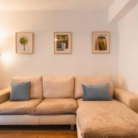 Home4u Camino De Ronda Apartment *
