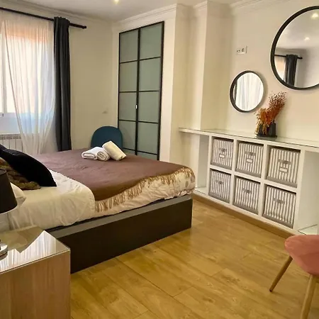 Home4u Mariana Pineda Apartment
