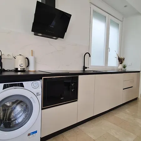 Navas Penthouse 302 By Florentia Homes Apartment