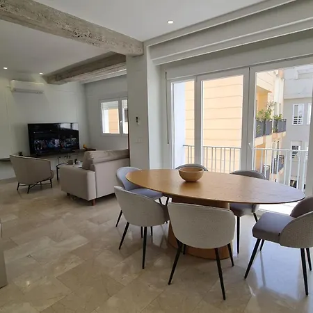 Apartment Navas Penthouse 302 By Florentia Homes