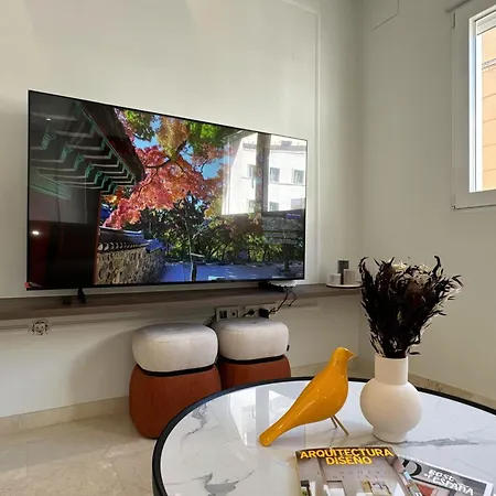 Navas Penthouse 302 By Florentia Homes Apartment