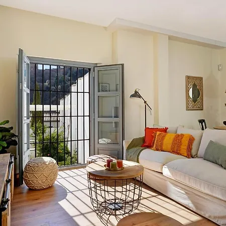 Luxury Alhambra Views Apartment *