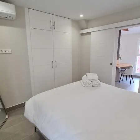 Navas Penthouse 301 By Florentia Homes