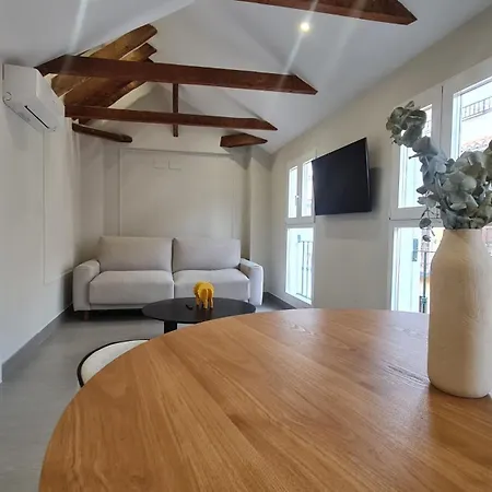 Navas Penthouse 301 By Florentia Homes Apartment *