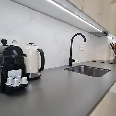 Navas Penthouse 301 By Florentia Homes Apartment *
