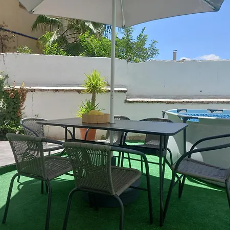 Casa Con Jardin, Aparcamiento