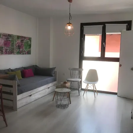 Center 2 Bedrooms