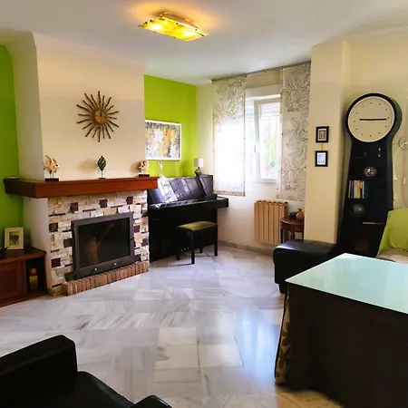 Casa Monteluz Сasa de vacaciones Granada