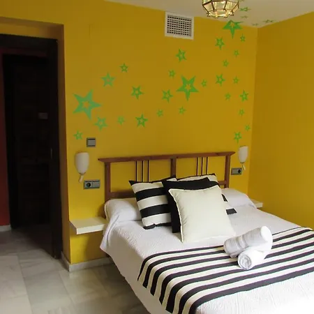 White Nest Hostal *