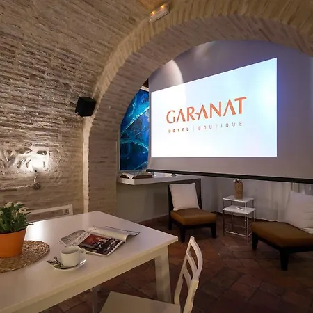 Gar Anat Boutique