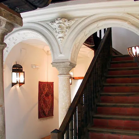 Casa Del Capitel Nazarí