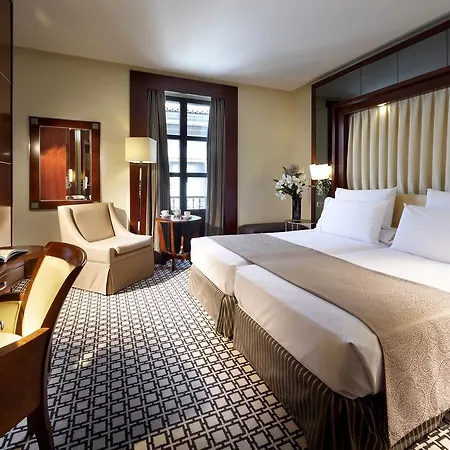 Отель Eurostars Gran Via