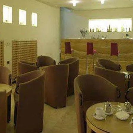 Macia Condor Hotell