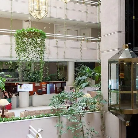 Center Hotel