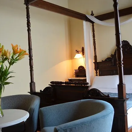 Palacio De Mariana Pineda Hotel 4*