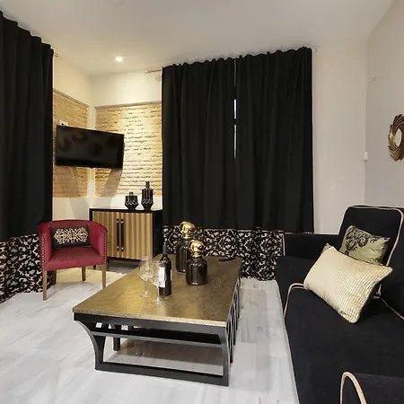 Suites Gran Via Capilla Real Apartamento