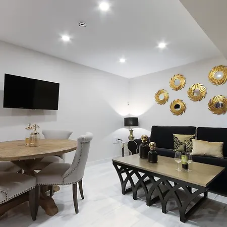 Suites Gran Via Capilla Real * Granada