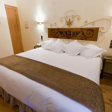 Angeles & Hotel 4*